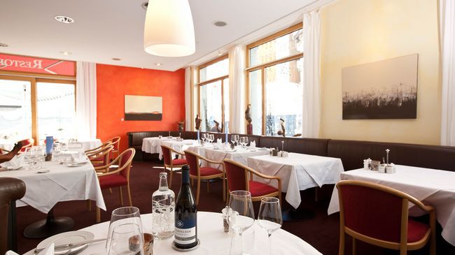 Badehotel Belvair Скуоль Ресторан фото